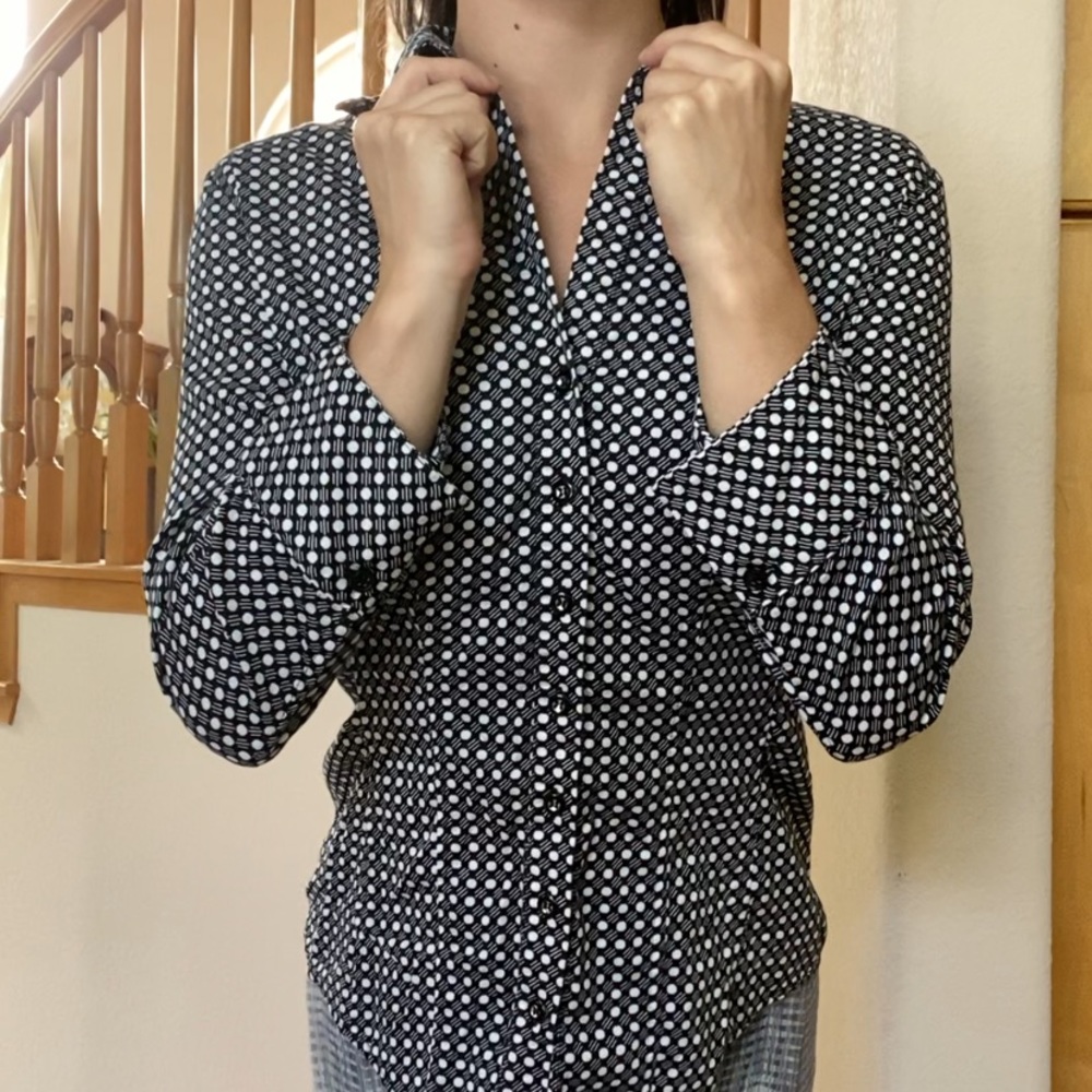 NEW YORK & COMPANY Size Small Dress Shirt